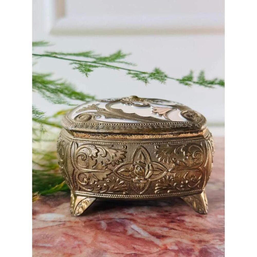 Vintage Trinket Box: Red Lined Keepsake Box